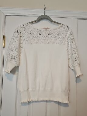 Philosophy White Lace Yoke Short Sleeve Sweater